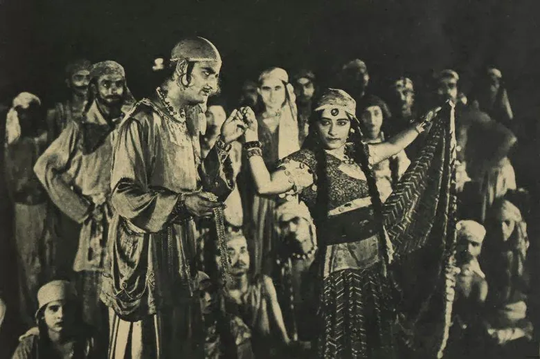 Karwan-E-Hayat poster