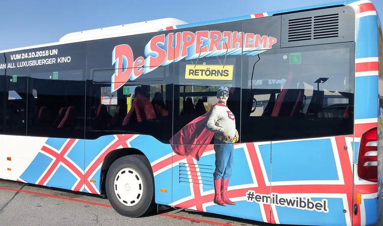De Superjhemp retörns poster