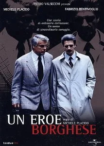 Un eroe borghese poster