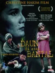 Daun di Atas Bantal poster