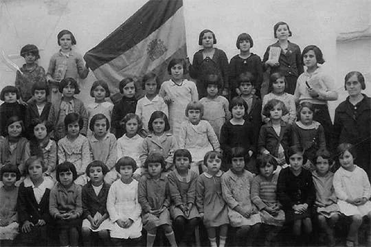 Las maestras de la República poster