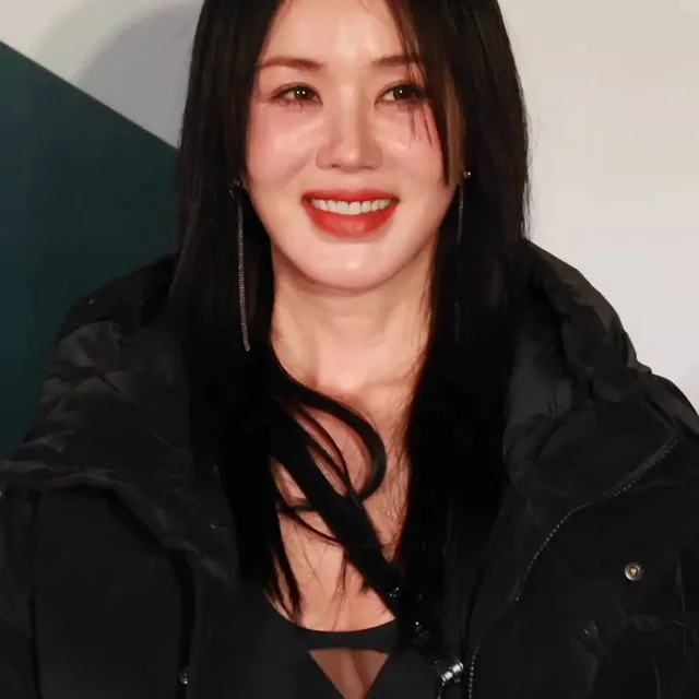 Uhm Jeong-hwa