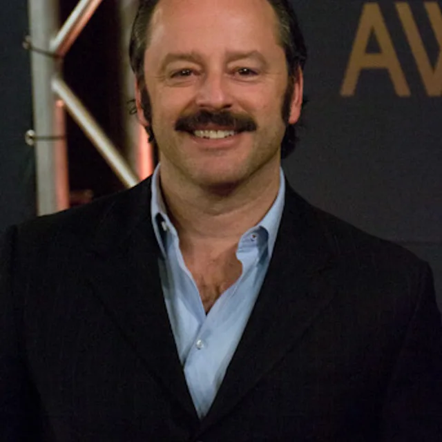 Gil Bellows