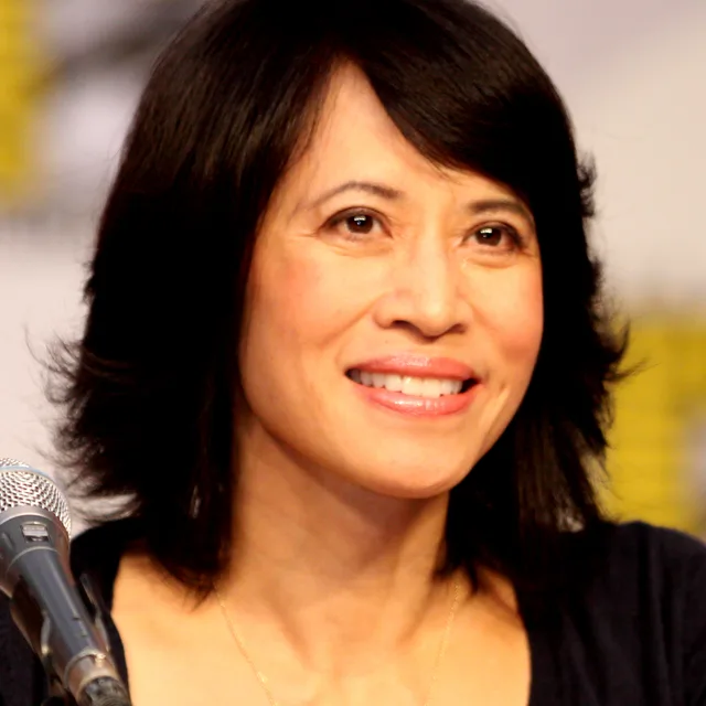 Lauren Tom