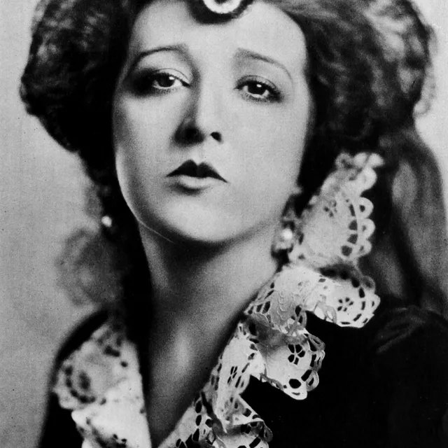 Estelle Taylor
