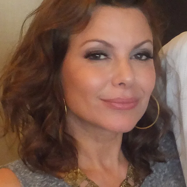 Kari Wuhrer
