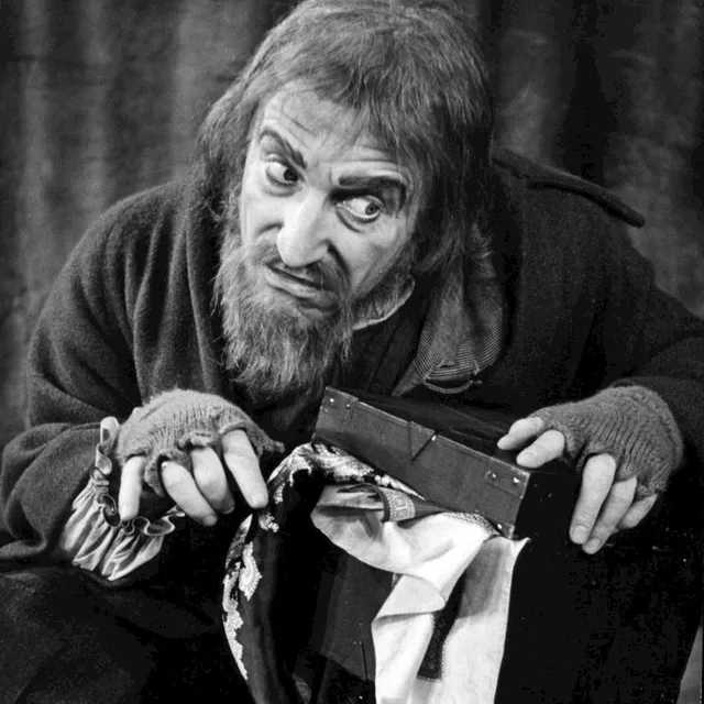 Clive Revill