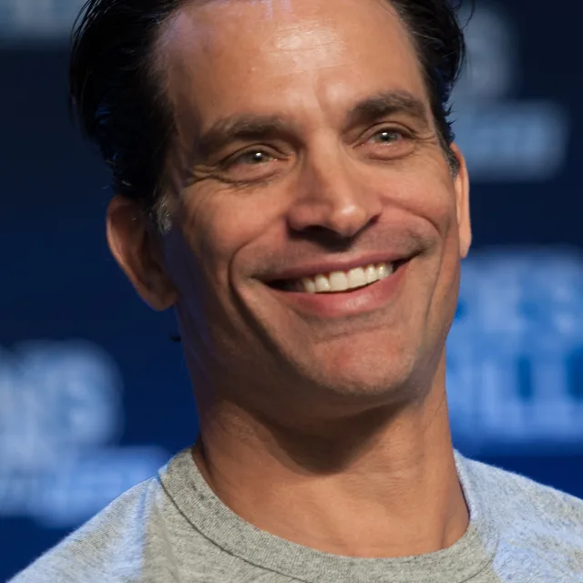 Johnathon Schaech