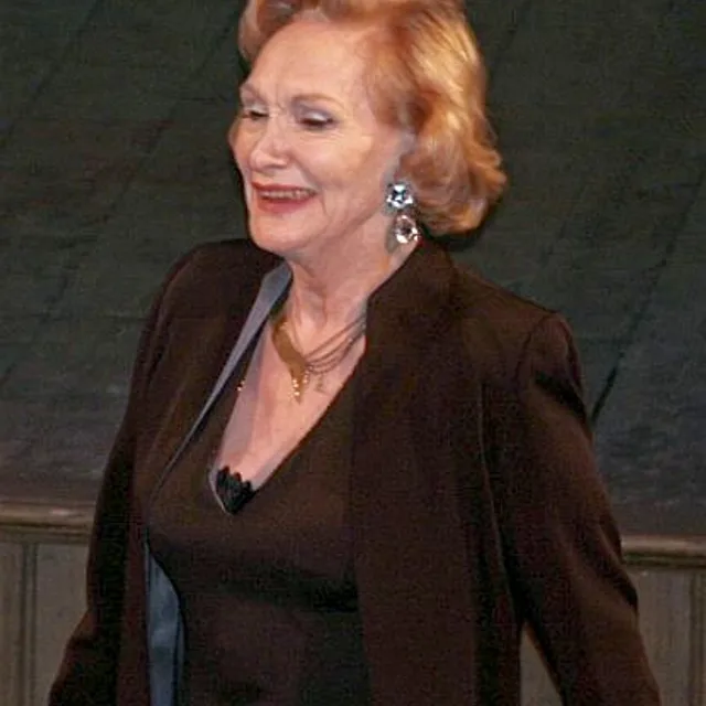 Siân Phillips