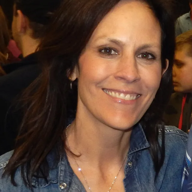 Annabeth Gish