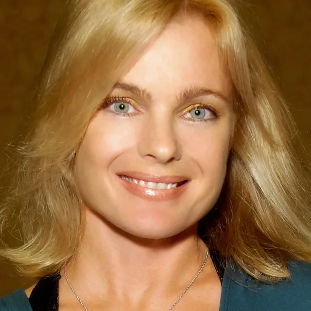Erika Eleniak