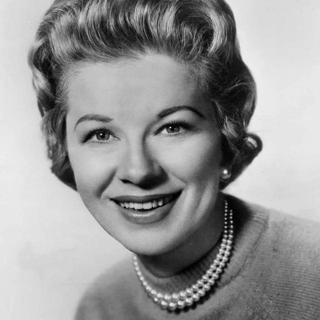 Glenda Farrell