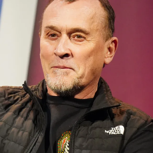 Robert Knepper