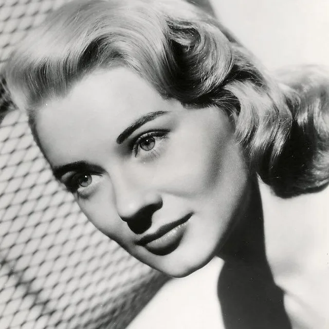Hope Lange