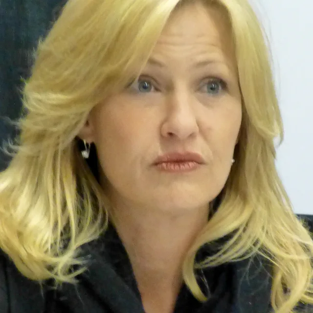 Joey Lauren Adams
