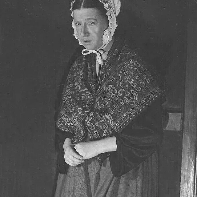 Pauline Carton