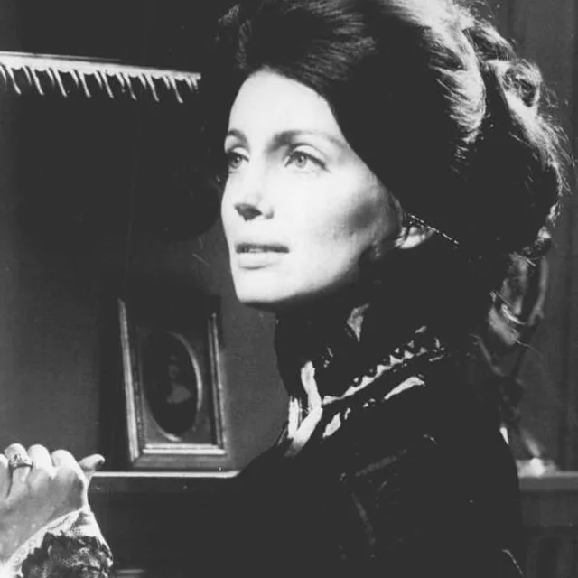 Gayle Hunnicutt