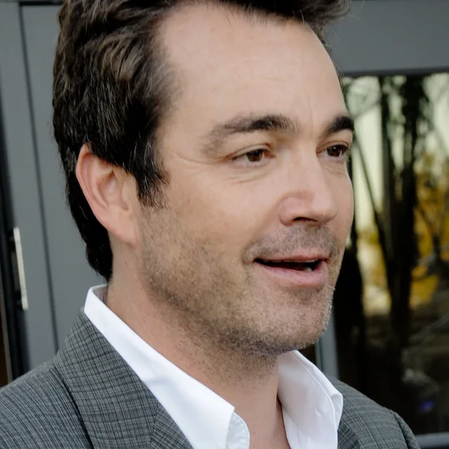 Jon Tenney