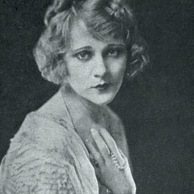 Louise Lovely