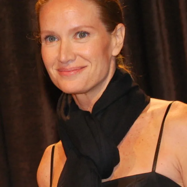 Kelly Lynch