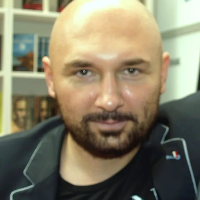 Patryk Vega