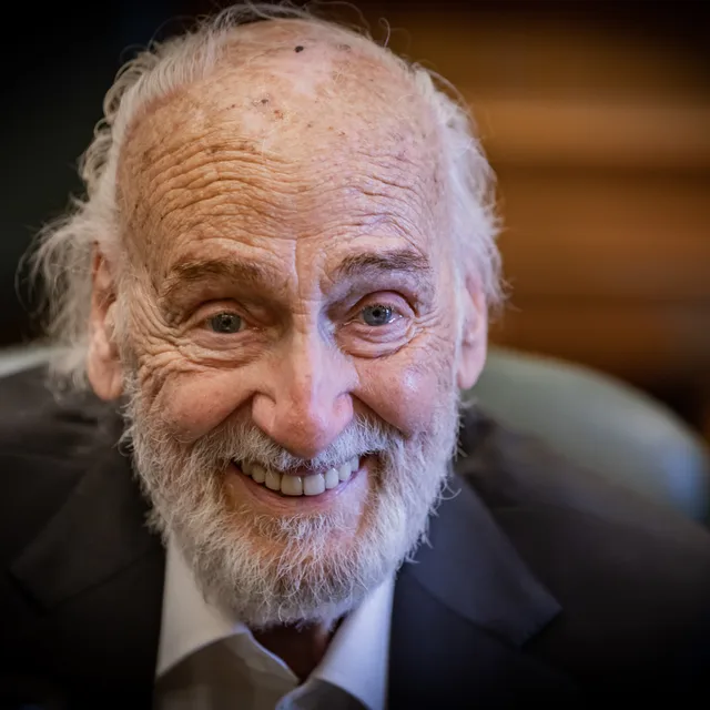 Héctor Alterio