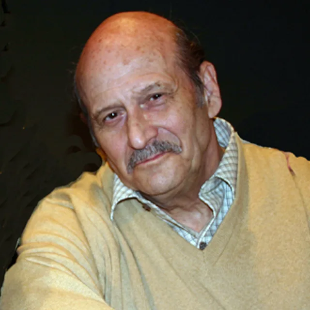 Agustín González