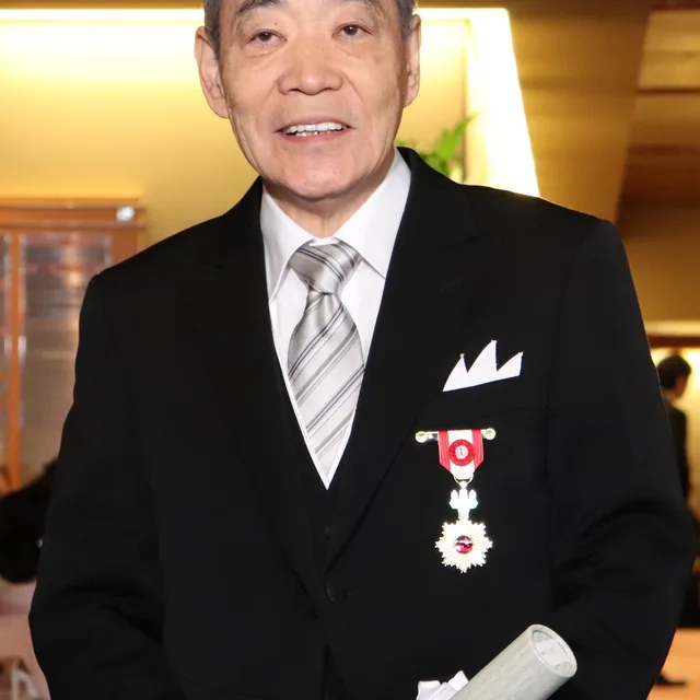 Akira Emoto