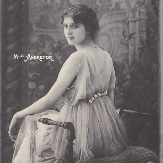 Yvette Andréyor