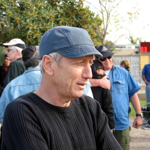 Moni Moshonov