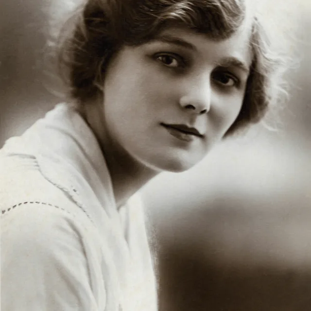 Chrissie White