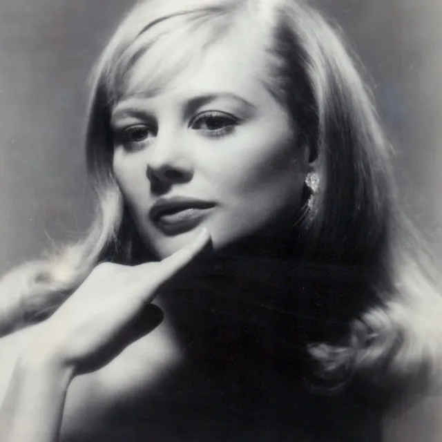 Shirley Knight