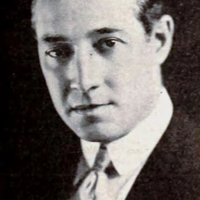 Elliott Dexter