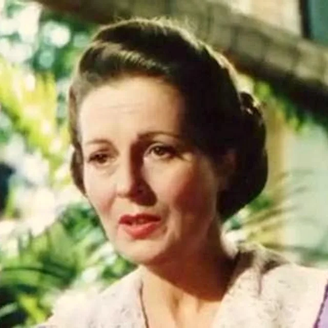 Nora Swinburne