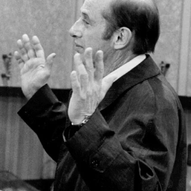 Milton Selzer