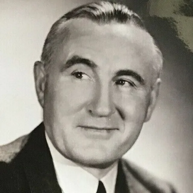 Donald Crisp