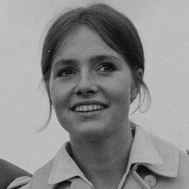 Eva Renzi