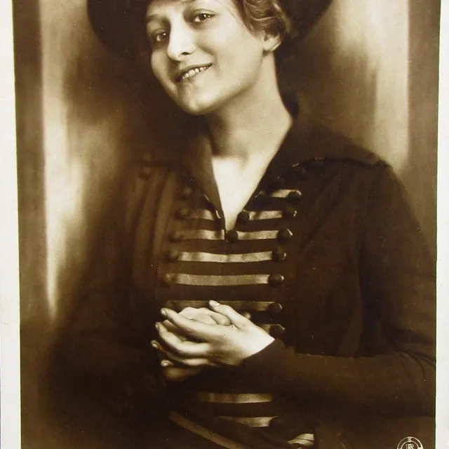 Eva May