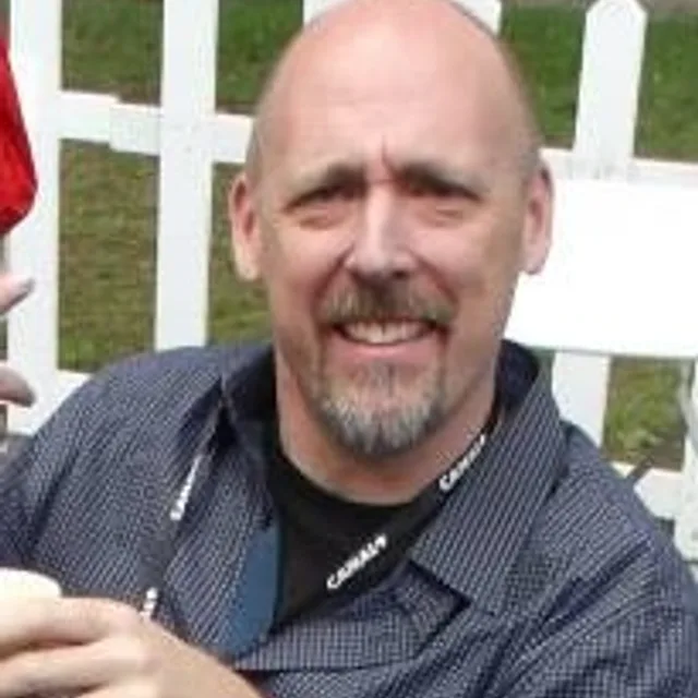 Chris Renaud
