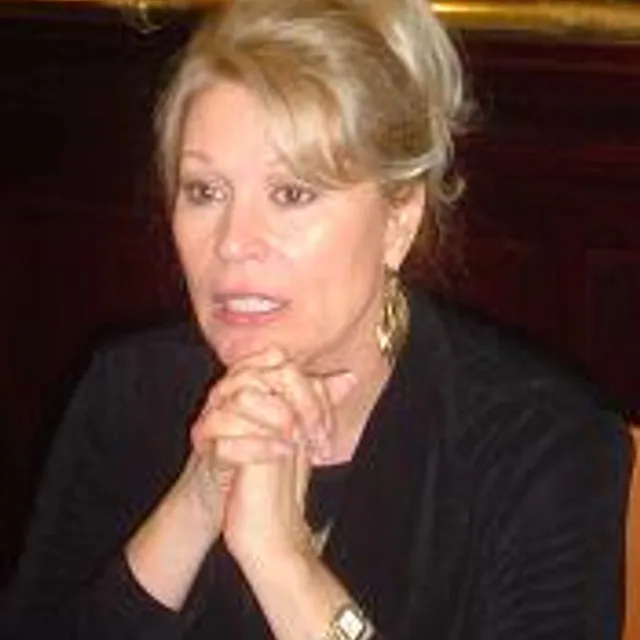 Leslie Easterbrook