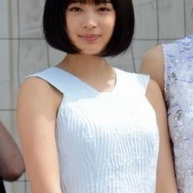 Suzu Hirose