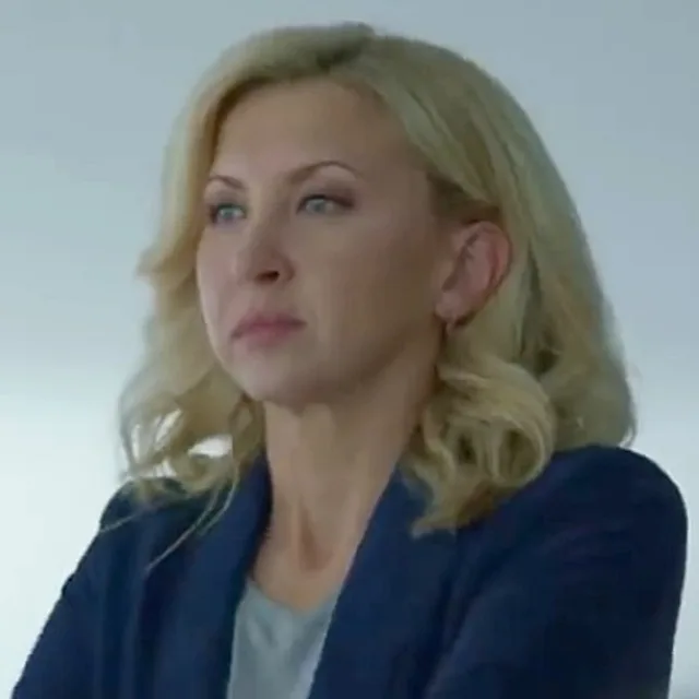 Nina Arianda
