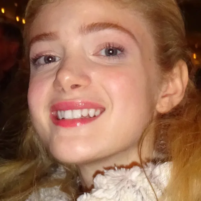Elena Kampouris