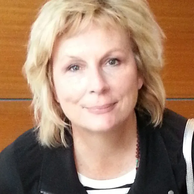 Jennifer Saunders