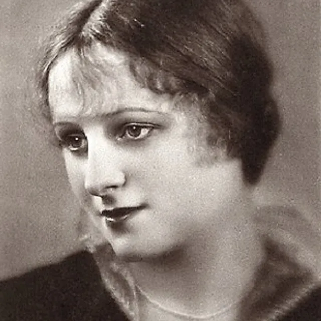 Evelyn Holt