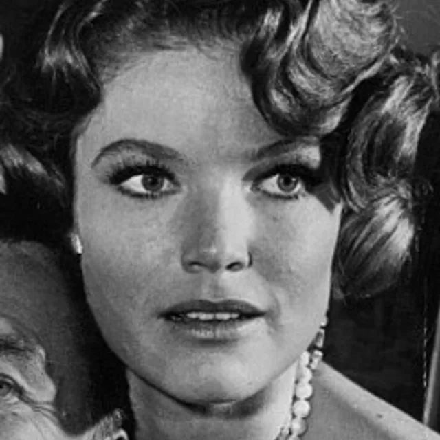 Pippa Scott