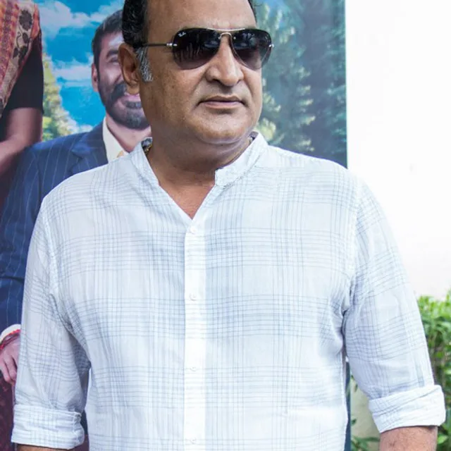 Aadukalam Naren