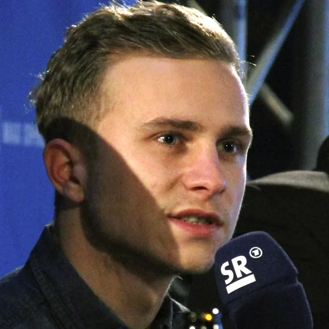 Max Hubacher