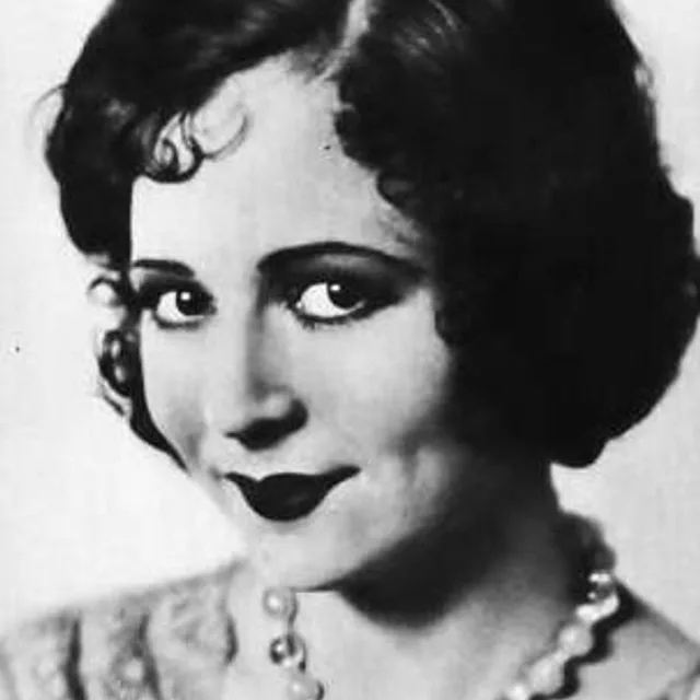 Sharon Lynn