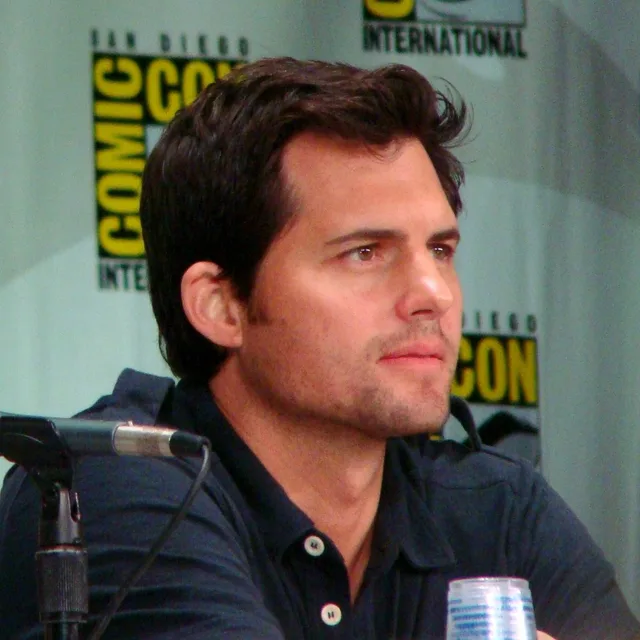 Kristoffer Polaha